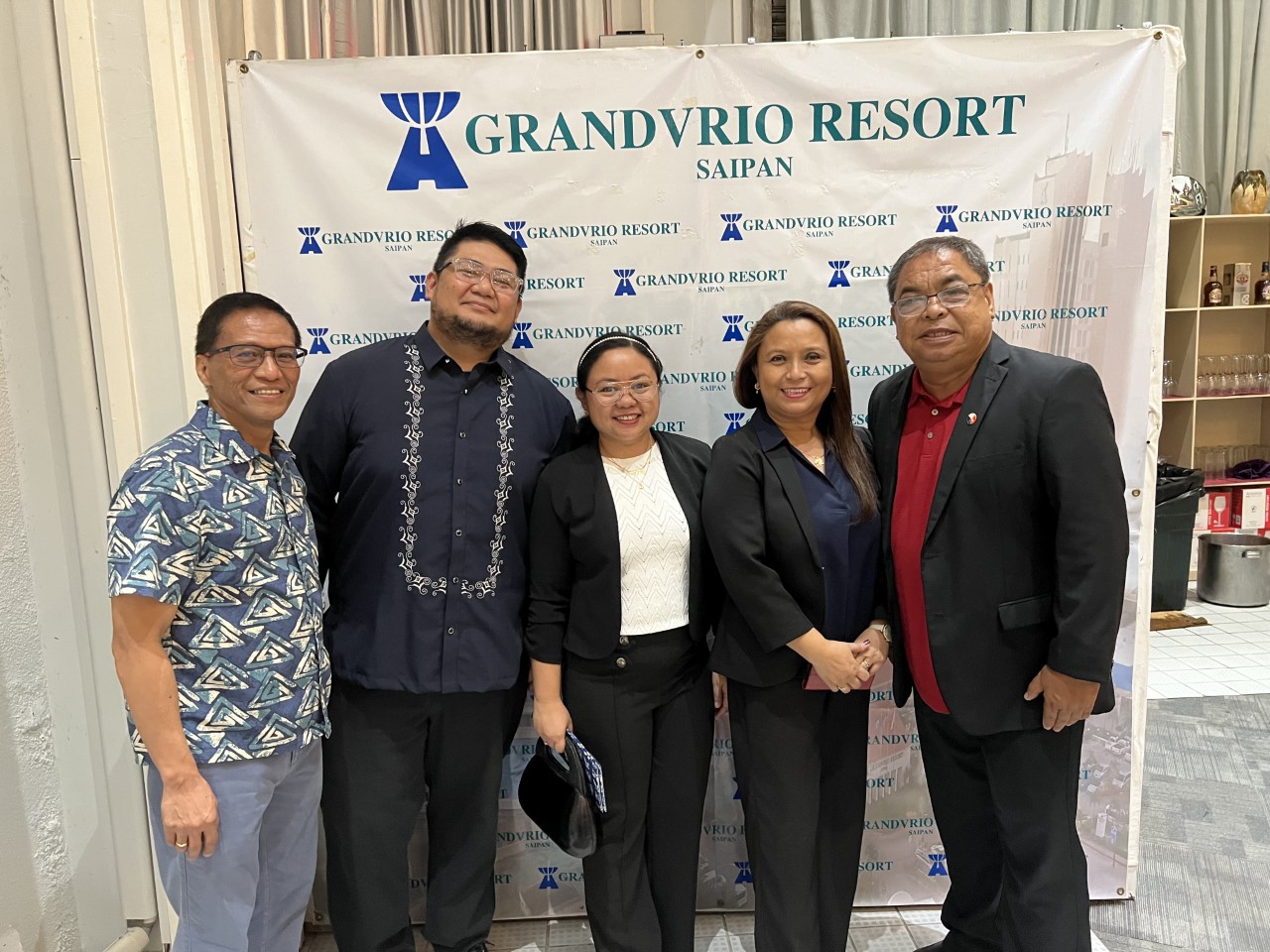 From left, Philippine Consulate core volunteer coordinator, United Filipino president Bong Martinez with wife Birhen, Martinez, and Philippine Consulate core volunteer coordinators Annamae Adaza and Mario Mayuga 