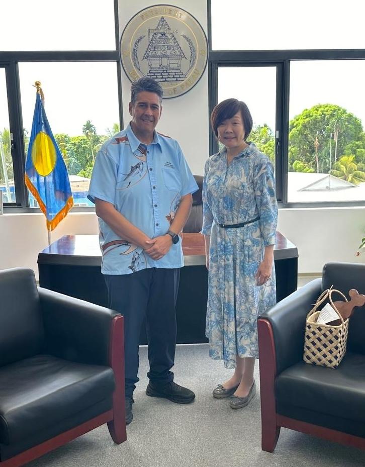 President Surangel S. Whipps, Jr. meets former First Lady Akie Abe, Japan. 